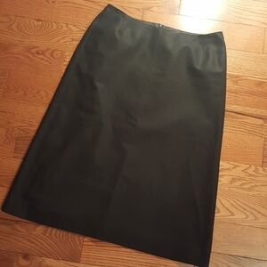 Burberry black skirt. Size 6. Used
